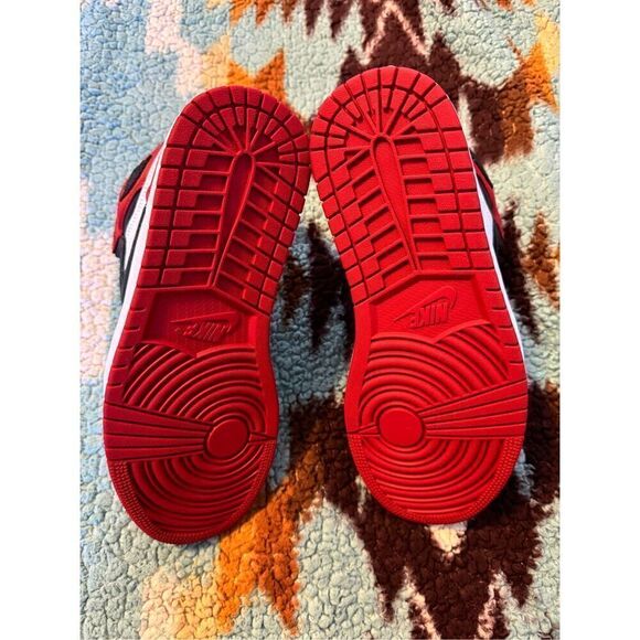 Nike Air Size 9 Jordan 1 Retro High Satin Black Toe Women CD0461-016 DS New - Picture 6 of 6